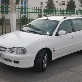 Toyota Avensis 2002