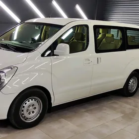 Hyundai H-1 2011