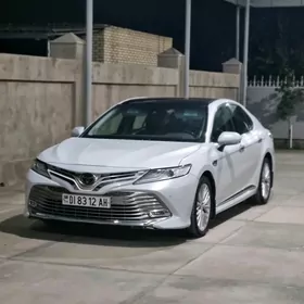 Toyota Camry 2018