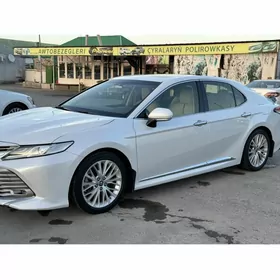 Toyota Camry 2018