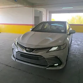 Toyota Camry 2024