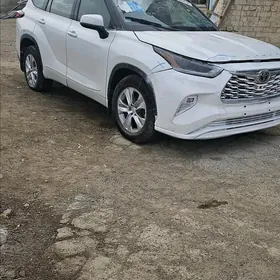 Toyota Highlander 2022