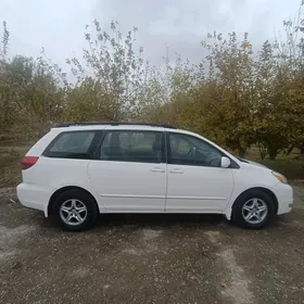 Toyota Sienna 2004