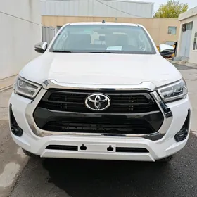 Toyota Hilux 2024