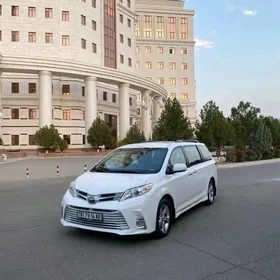 Toyota Sienna 2020