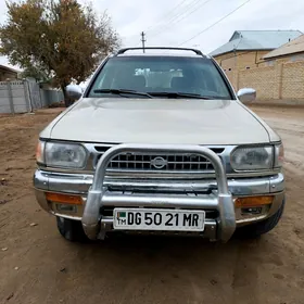 Nissan Pathfinder 1998