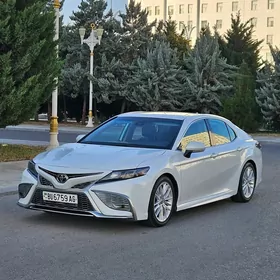 Toyota Camry 2021