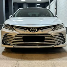 Toyota Camry 2021