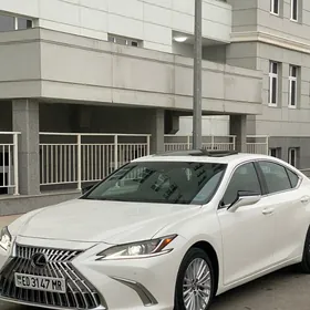 Lexus ES 350 2022