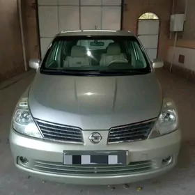 Nissan Tiida 2006