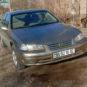 Toyota Camry 2000