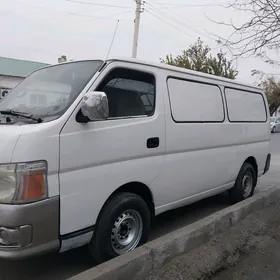 Nissan Urvan 2009