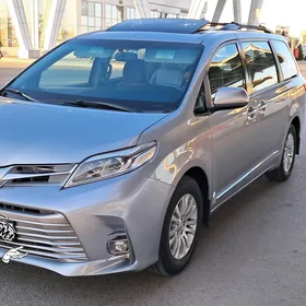 Toyota Sienna 2018