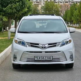 Toyota Sienna 2017