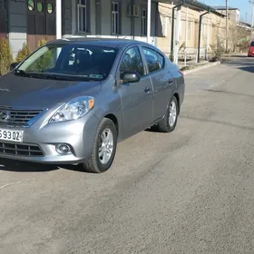 Nissan Versa 2012