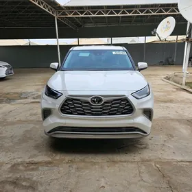 Toyota Highlander 2021