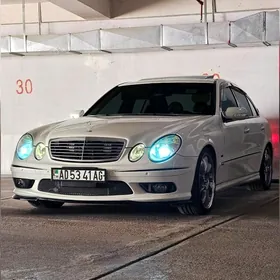 Mercedes-Benz E500 2003