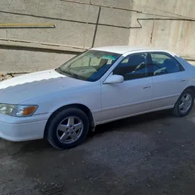 Toyota Camry 2001