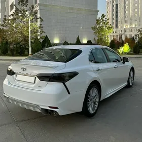 Toyota Camry 2019