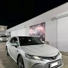 Toyota Camry 2024