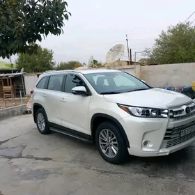 Toyota Highlander 2019