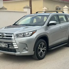 Toyota Highlander 2019