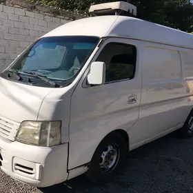 Nissan Urvan 2005