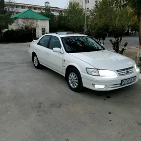 Toyota Camry 2000