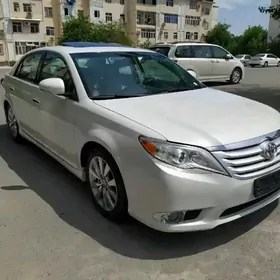 Toyota Avalon 2010