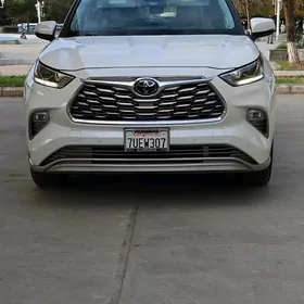 Toyota Highlander 2020