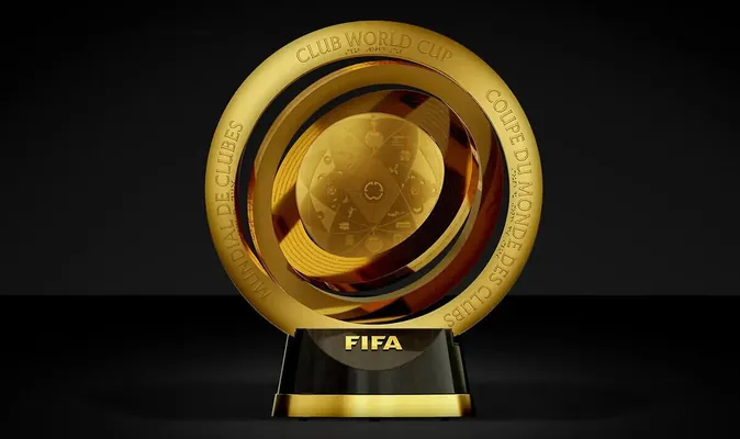 FIFA Klublaýyn dünýä çempionatynyň täze kubogyny görkezdi