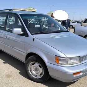 Mitsubishi Chariot 1992