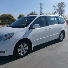 Toyota Sienna 2005