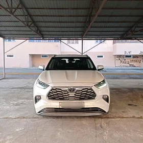 Toyota Highlander 2021