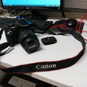 Canon eos 1300D