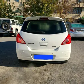 Nissan Versa 2010