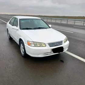 Toyota Camry 2001