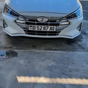 Hyundai Elantra 2019