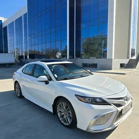 Toyota Camry 2021