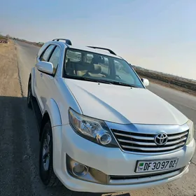 Toyota Fortuner 2013