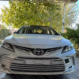 Toyota Camry 2023