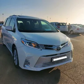 Toyota Sienna 2018