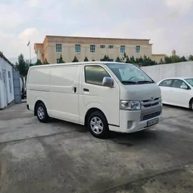 Toyota Hiace 2018