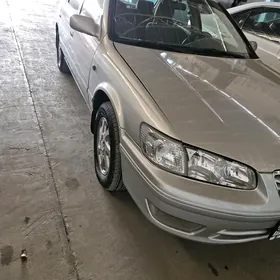 Toyota Camry 2000