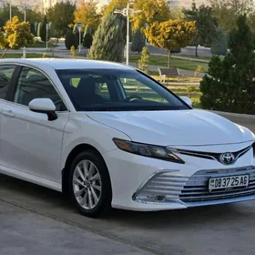 Toyota Camry 2021