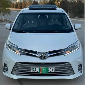 Toyota Sienna 2019