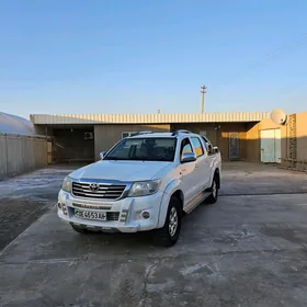 Toyota Hilux 2014