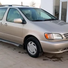 Toyota Sienna 2002