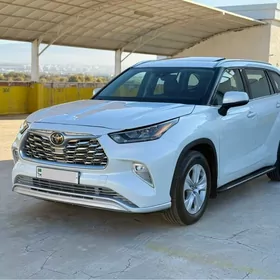 Toyota Highlander 2020