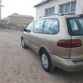 Toyota Sienna 1999